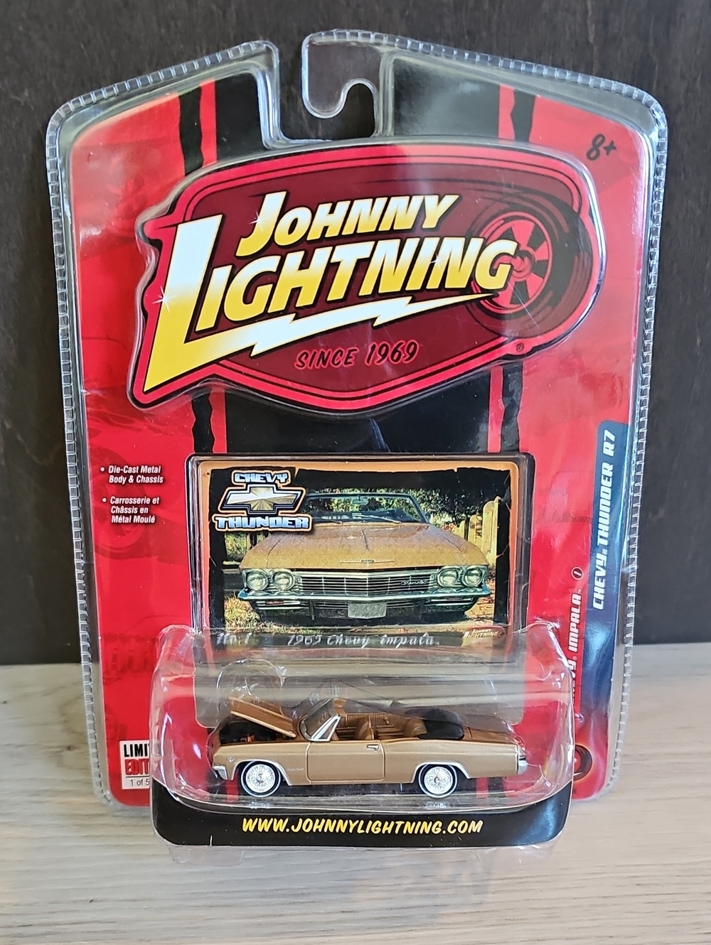 Johnny Lightning 1965 Chevy Impala Convertible 1/64 Die Cast Chevy Thunder Car